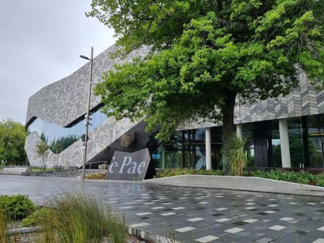 Appartamento Hagley Park Hidden Gem Christchurch Esterno foto